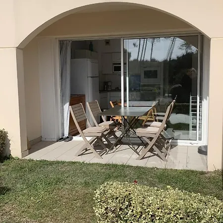 T2 Cabine, Capacite 4 Personnes, A 600 M De La Et A 300 M Du Golf Apartment