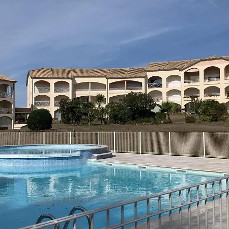 T2 Cabine, Capacite 4 Personnes, A 600 M De La Et A 300 M Du Golf *