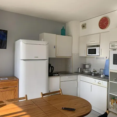 Apartment T2 Cabine, Capacite 4 Personnes, A 600 M De La Et A 300 M Du Golf *