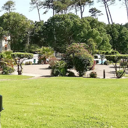 T2 Cabine, Capacite 4 Personnes, A 600 M De La Et A 300 M Du Golf Apartment