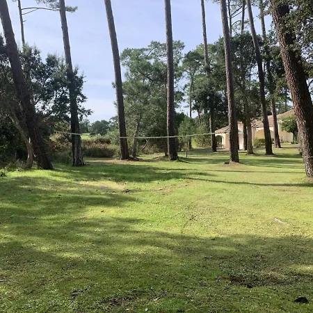 Daire T2 Cabine, Capacite 4 Personnes, A 600 M De La Et A 300 M Du Golf *