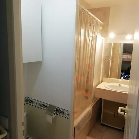 T2 Cabine, Capacite 4 Personnes, A 600 M De La Et A 300 M Du Golf アパート *